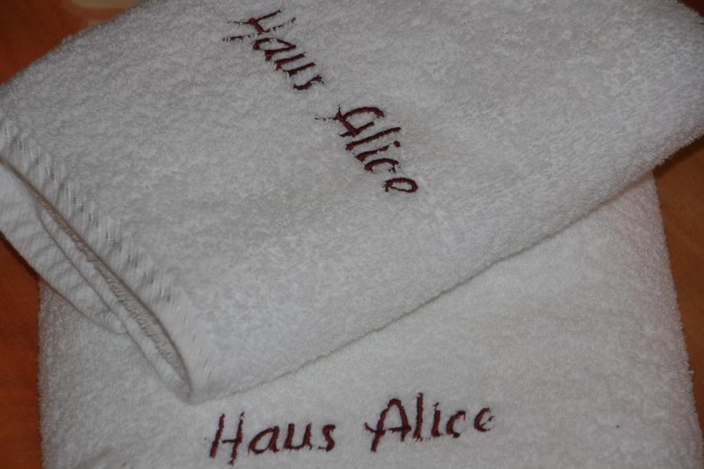 Pension Alice บือซุม ห้อง รูปภาพ